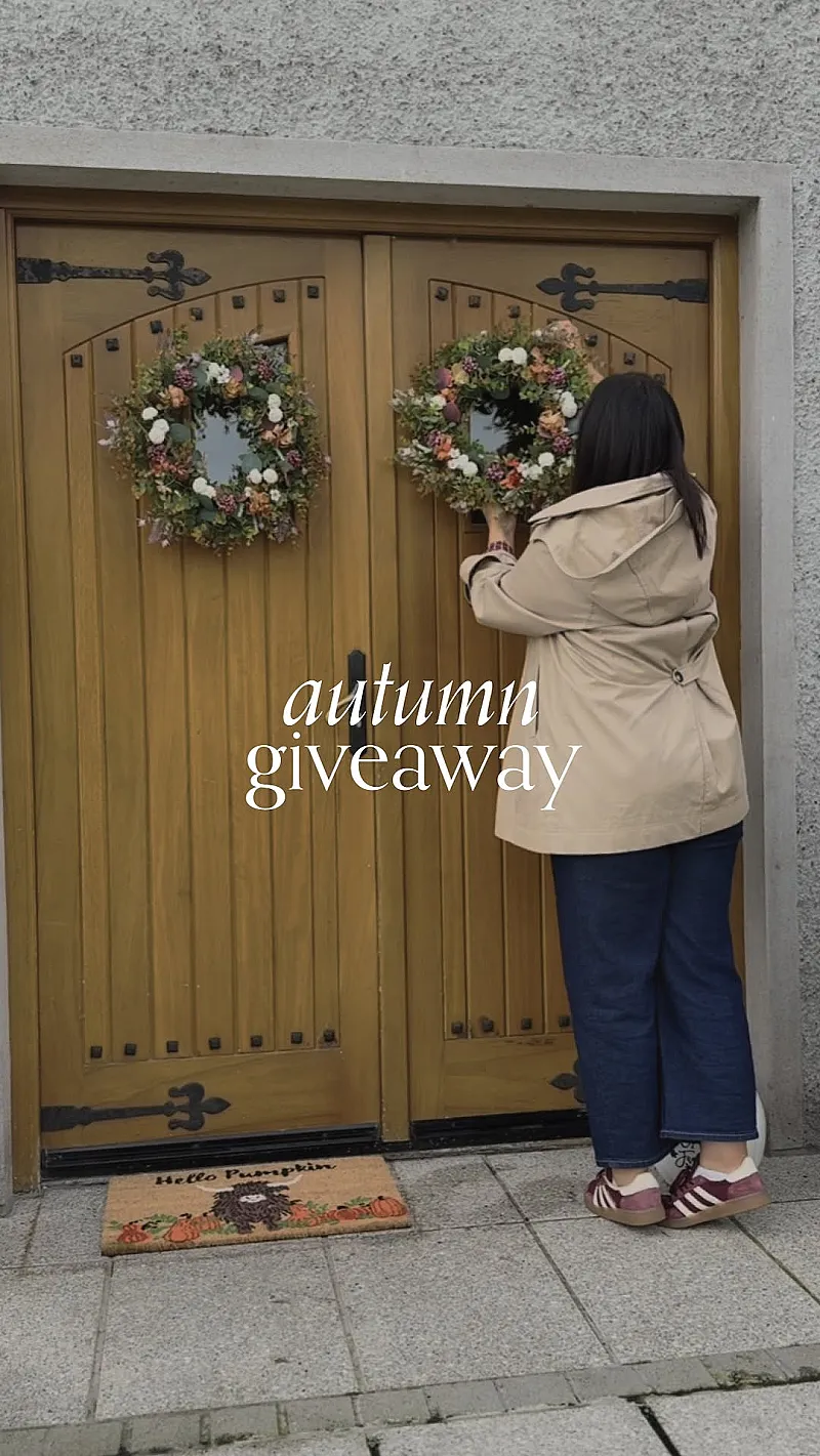 Win an Autumn Wreath of Your Choice