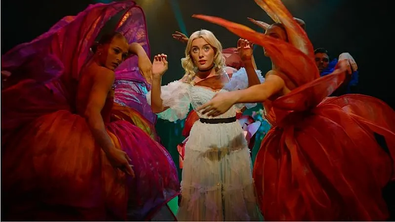 Win London theatre tickets and an Alice in Wonderland Afternoon Tea this Festive Season