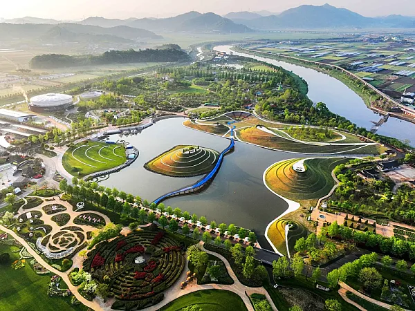 Prize image for Win a £3,000 4-night trip for 2 to Seoul, S.Korea
