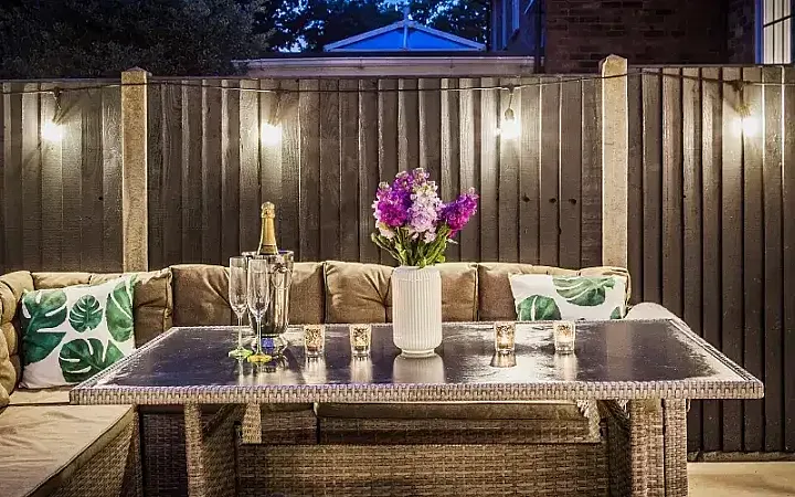 Prize image for (MD) Win a £25 gift card for LightingLegends x10