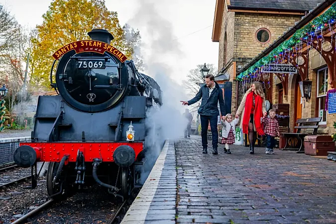 Win Tickets for SIX on Santa’s Steam Special