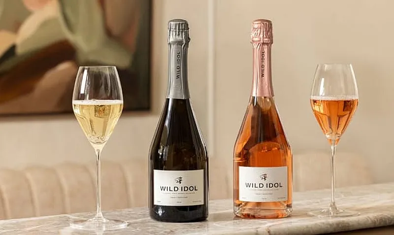 Win Wild Idol Gift Set with Sparkling Bottles and Candle