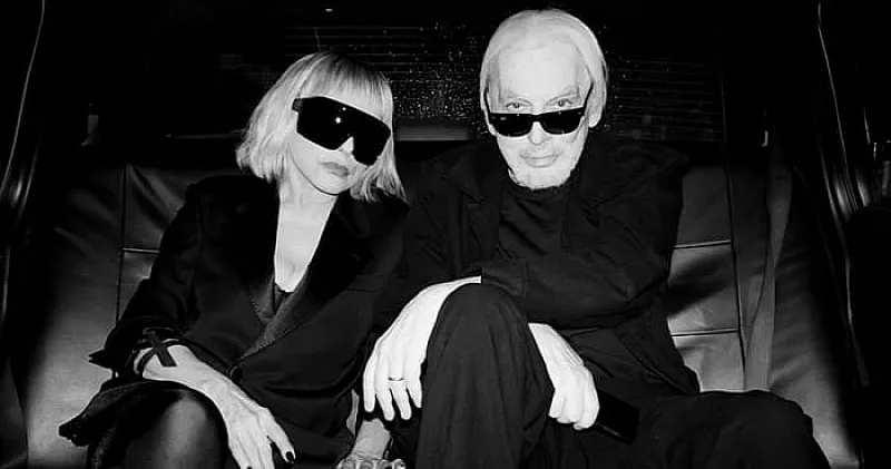 Win A SIGNED TEST PRESSING VINYL & SUNGLASSES FROM BLONDIE