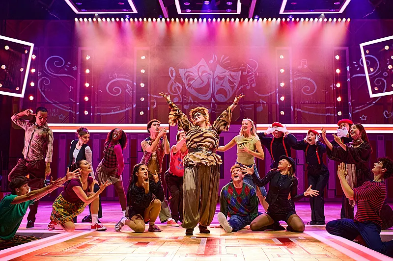 Win a stay in London & Two £75 theatre tokens