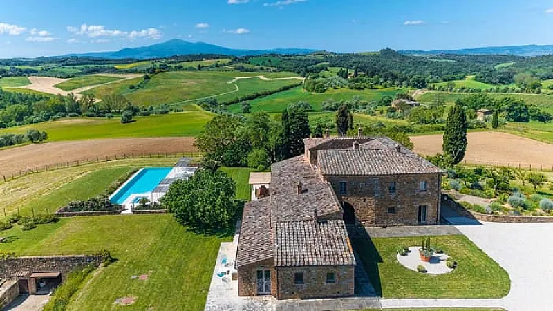 Win a £100 Voucher towards a Tuscany Holiday + a Luxury Hamper