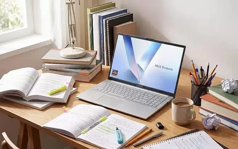 Win a £475 Like-New Laptop from Laptop Station