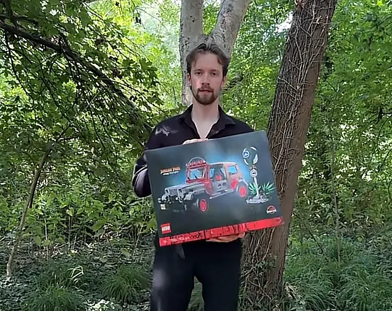 Win LEGO Jurassic Park Jeep