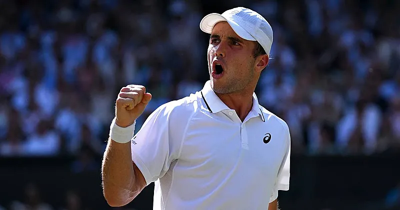 Win a signed Wimbledon poster from semi-finalist Arthur Fery
