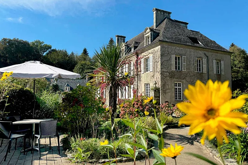 Win an 8-Day France Stay with HPB!