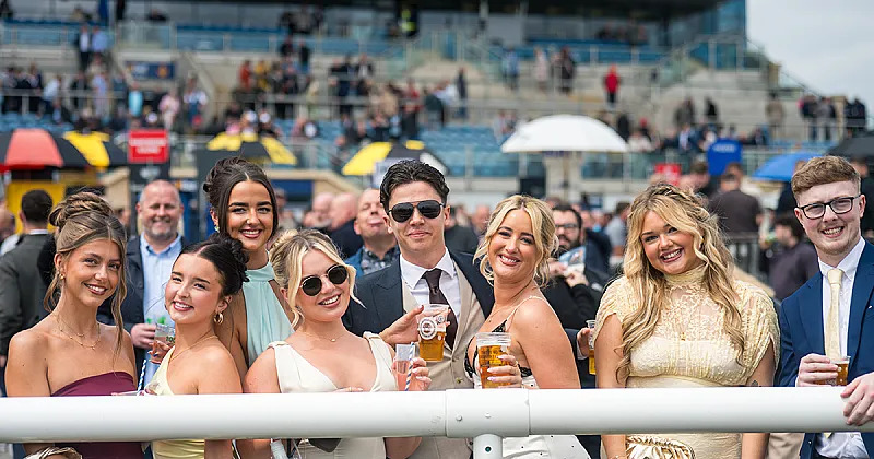 Win Tickets to a Country Music Tribute Live After Racing at Doncaster Racecourse
