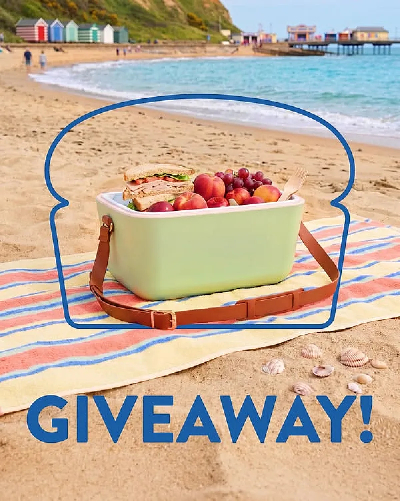 Win 3 Loaves of Hovis Farmhouse Batch & a Retro Cooler!