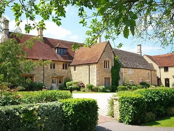 Win a Luxury Stay for Two at Voco Oxford Thames