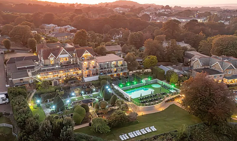 Win a Luxury 5-Night Coastal Escape in Isle of Wight
