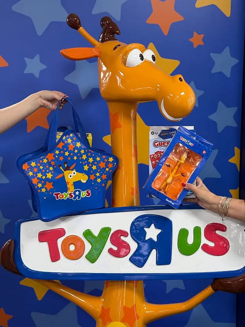 Win £100 worth of Toys from Toys R Us!