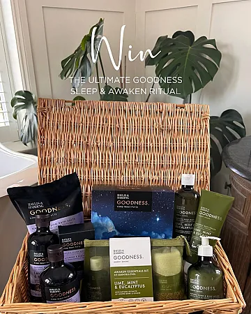 Win Baylis & Harding Ultimate Goodness Sleep & Awaken Ritual Hamper