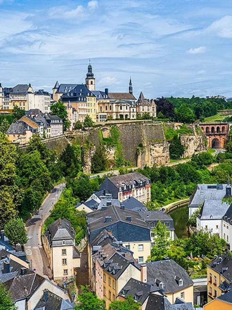 Win 2 Luxair flights Edinburgh-Luxembourg + Edinburgh lounge passes