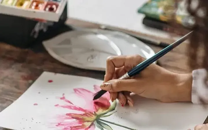 Prize image for Win a Years Membership with SAA & Art Bundle
