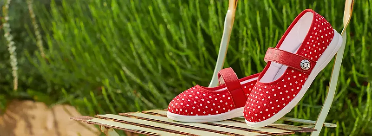Win a Pair of Cosyfeet Footwear